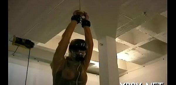  Chick gets mangos tied hard in complete bondage show